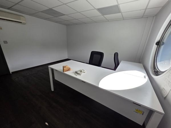 Entrepôts et Bureaux à BONDUES (59910)