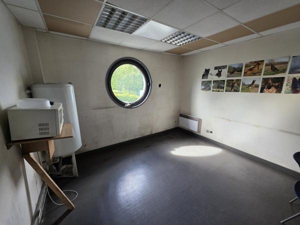 Entrepôts et Bureaux à BONDUES (59910)