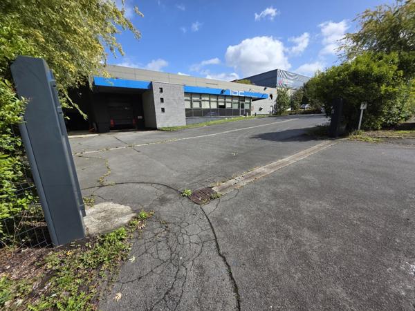 Entrepôts et Bureaux à BONDUES (59910)