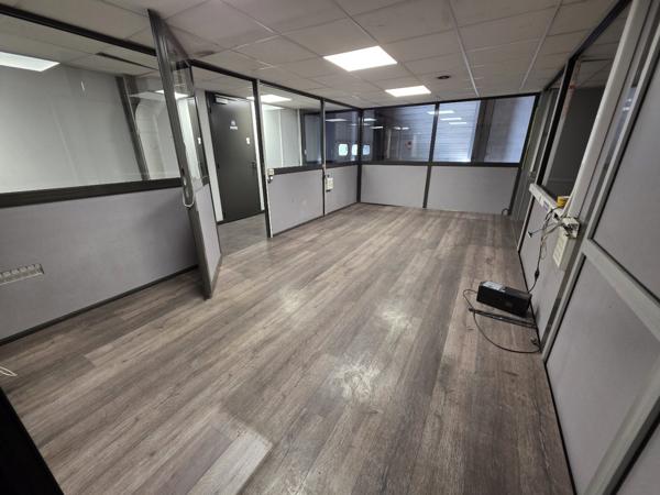 Entrepôts et Bureaux à BONDUES (59910)