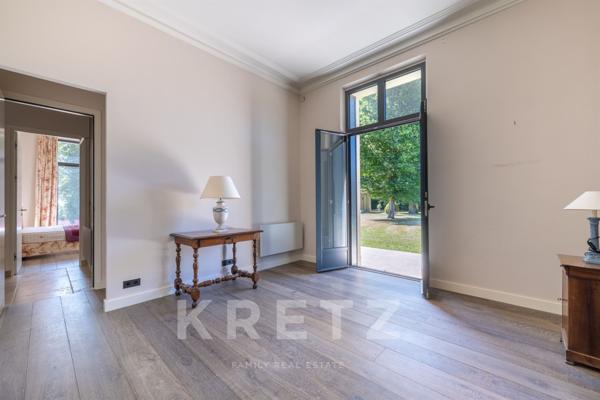 Propriété d'exception avec un parc de 1,6 hectares