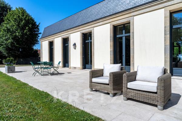 Propriété d'exception avec un parc de 1,6 hectares