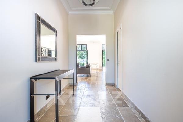 Propriété d'exception avec un parc de 1,6 hectares