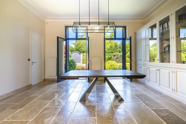 Propriété d'exception avec un parc de 1,6 hectares