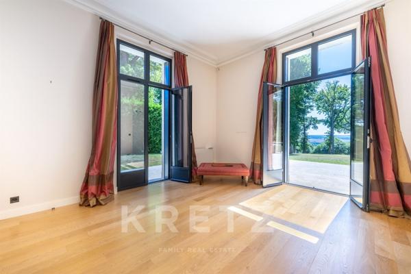 Propriété d'exception avec un parc de 1,6 hectares