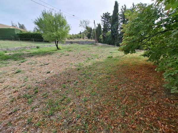 VENTE TERRAIN PLAT CONSTRUCTIBLE 470 M²