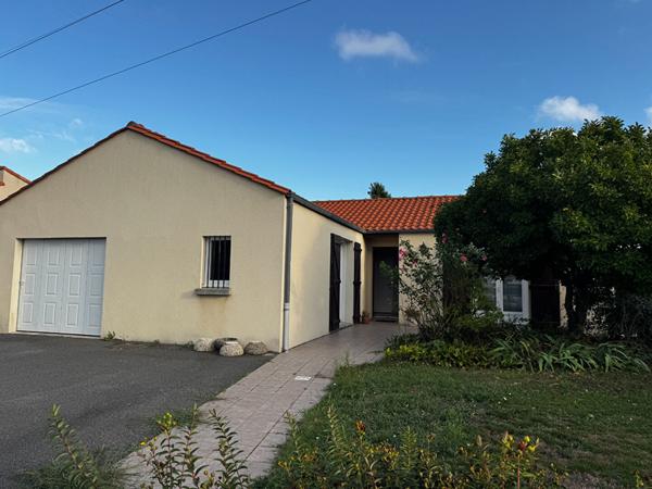 Vertou Beautour, Plain Pied de 3 chambres , garage et grande dependance