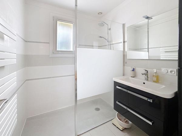 Vertou Beautour, Plain Pied de 3 chambres , garage et grande dependance