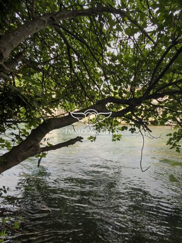 Demeure de caractère en bord de sorgue