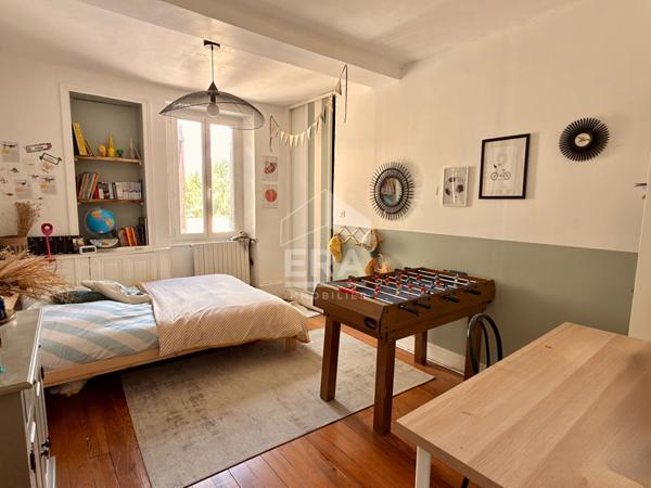 Maison en pierre de charme avec cheminée à vendre à CAEN sud