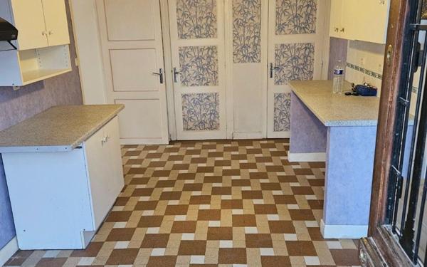 Maison à vendre    3 pièces •  Genouilly