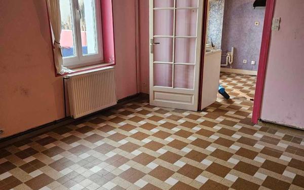 Maison à vendre    3 pièces •  Genouilly