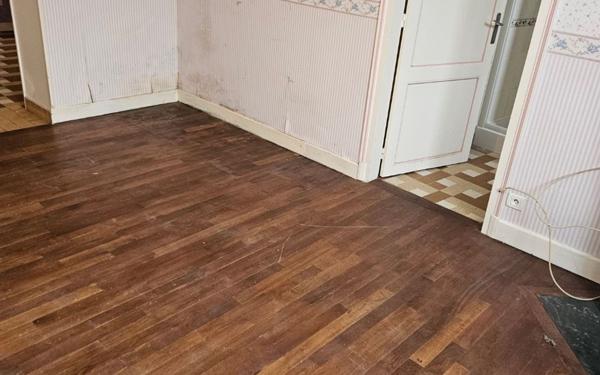 Maison à vendre    3 pièces •  Genouilly