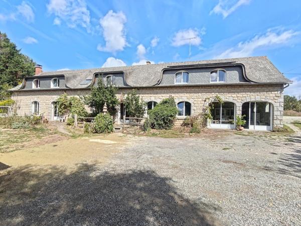 Grande maison familiale avec 3 studios locatifs et 1 hectare de terrain aux portes de Vitré