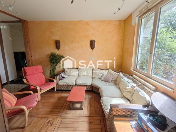 Grande maison familiale avec 3 studios locatifs et 1 hectare de terrain aux portes de Vitré