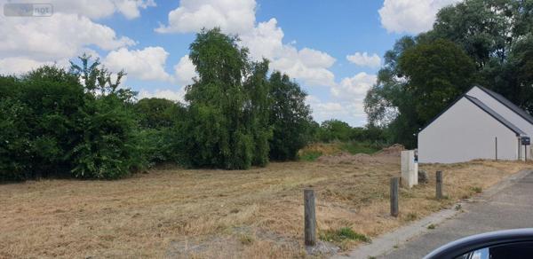 Terrain à Batir à vendre à La Suze-sur-Sarthe dans la Sarthe (72210), ref : 72119-643