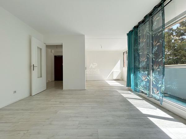 Appartement Poissy 4 pièce(s) 69.58 m2 Loyer 1 200 €/mois charges comprises **  - Référence  9158