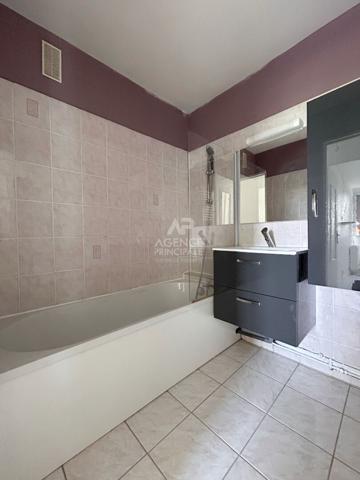 Appartement Poissy 4 pièce(s) 69.58 m2 Loyer 1 200 €/mois charges comprises **  - Référence  9158