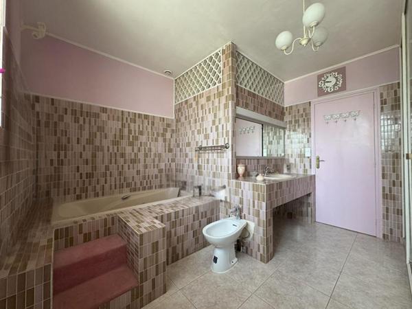 A VENDRE 37170 Chambray-les-Tours Maison  8 pièces 180 M2 jardin / garage