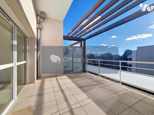 Appartement de type 4 dans résidence récente