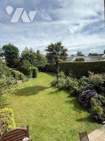 Maison 4 chambres et beau jardin sud est avec terrasse