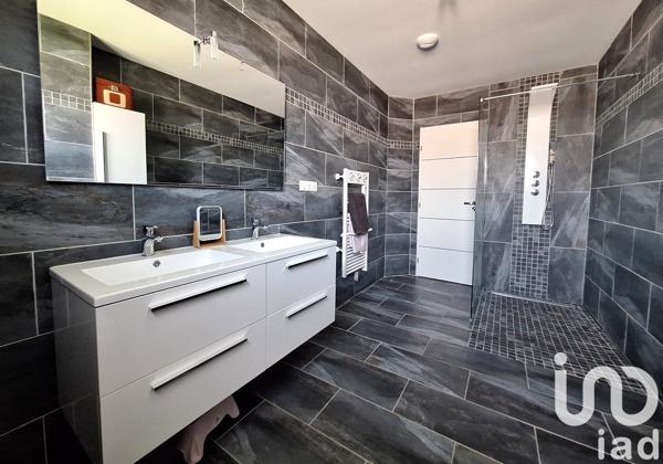 Maison à vendre 6 pièces 170 m² Sainte-Foy-d'Aigrefeuille