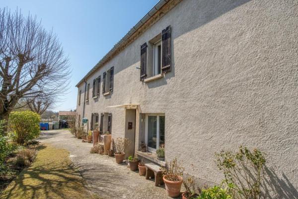 Corps de ferme 146m2 et dépendances attenantes au calme sur 1 Hectare!