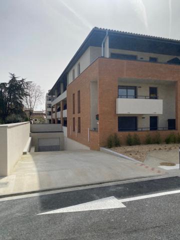 31170 Tournefeuille Location parking 10 m 2 - 60 € C.C (*) / Réference: M1470