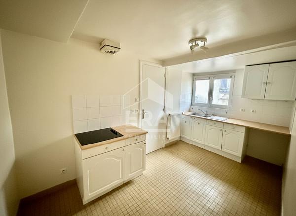 Appartement  Studio en Hyper Centre de Pontoise 1 pièce 25.08 m²