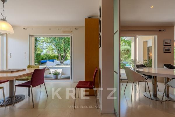 Villa d’architecte à vendre à Clermont-le-Fort avec piscine et beau terrain
