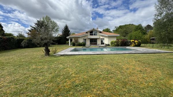 PESSAC PROCHE GOLF MAISON ARCHITECTE 157 M2 JARDIN 1300 M2 PISCINE GARAGE