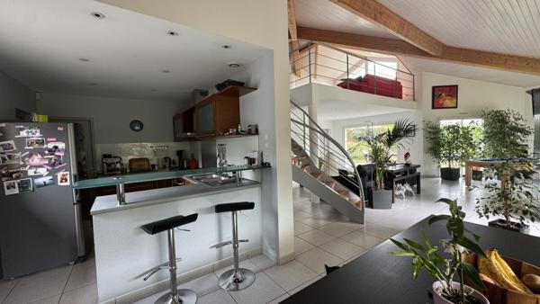PESSAC PROCHE GOLF MAISON ARCHITECTE 157 M2 JARDIN 1300 M2 PISCINE GARAGE