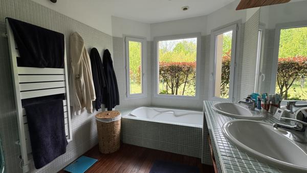 PESSAC PROCHE GOLF MAISON ARCHITECTE 157 M2 JARDIN 1300 M2 PISCINE GARAGE