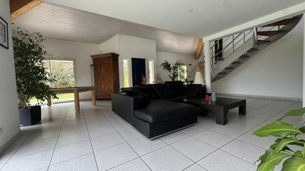 PESSAC PROCHE GOLF MAISON ARCHITECTE 157 M2 JARDIN 1300 M2 PISCINE GARAGE