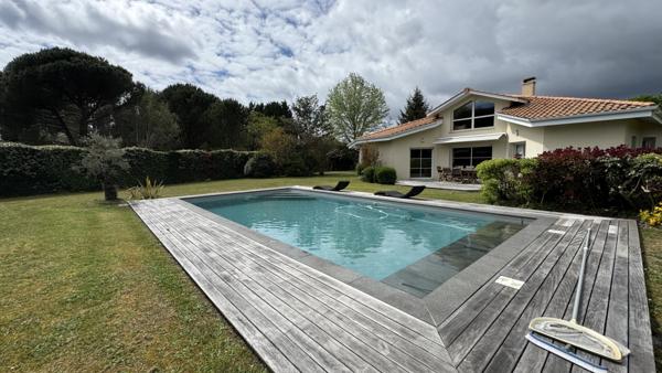 PESSAC PROCHE GOLF MAISON ARCHITECTE 157 M2 JARDIN 1300 M2 PISCINE GARAGE