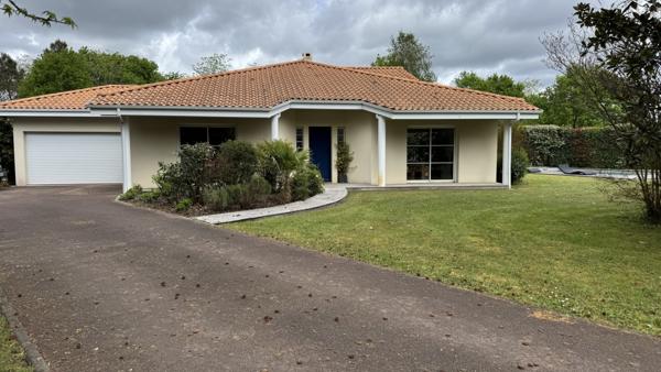 PESSAC PROCHE GOLF MAISON ARCHITECTE 157 M2 JARDIN 1300 M2 PISCINE GARAGE