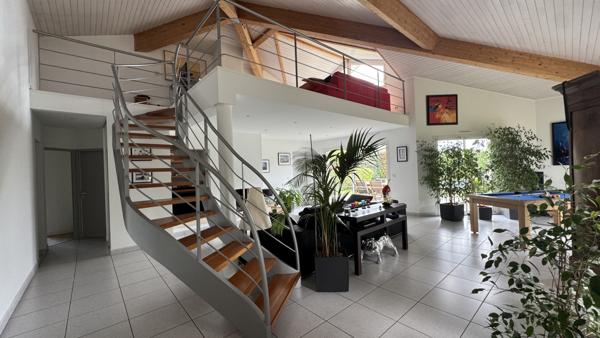 PESSAC PROCHE GOLF MAISON ARCHITECTE 157 M2 JARDIN 1300 M2 PISCINE GARAGE