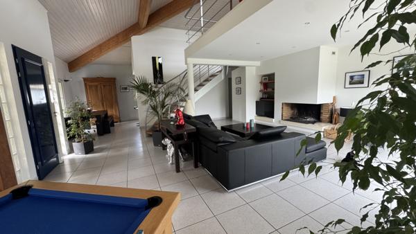 PESSAC PROCHE GOLF MAISON ARCHITECTE 157 M2 JARDIN 1300 M2 PISCINE GARAGE