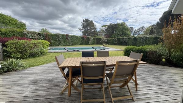PESSAC PROCHE GOLF MAISON ARCHITECTE 157 M2 JARDIN 1300 M2 PISCINE GARAGE