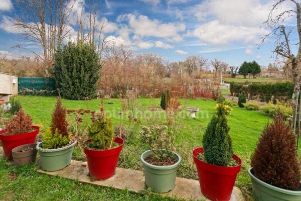 Exclusivité ! MAISON entièrement rénovée de 91 m² - 5 Pièces - 3 Chambres sur parcelle de 660 m² DROUX (87)