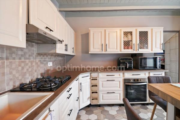 Exclusivité ! MAISON entièrement rénovée de 91 m² - 5 Pièces - 3 Chambres sur parcelle de 660 m² DROUX (87)