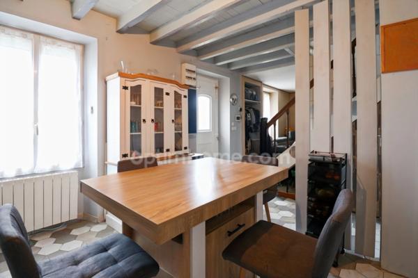 Exclusivité ! MAISON entièrement rénovée de 91 m² - 5 Pièces - 3 Chambres sur parcelle de 660 m² DROUX (87)