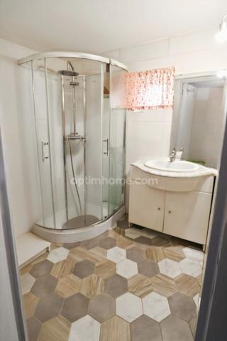 Exclusivité ! MAISON entièrement rénovée de 91 m² - 5 Pièces - 3 Chambres sur parcelle de 660 m² DROUX (87)