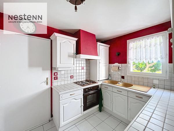 Maison familiale au coeur du centre-ville avec jardin et terrasse au calme - 3 chambres - 1 bureau - 40 mn de Paris Bibliothèque FM - 5 mn à pied école et commerces