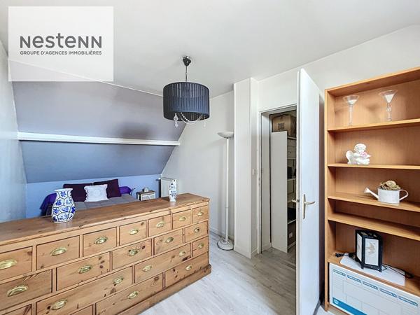 Maison familiale au coeur du centre-ville avec jardin et terrasse au calme - 3 chambres - 1 bureau - 40 mn de Paris Bibliothèque FM - 5 mn à pied école et commerces