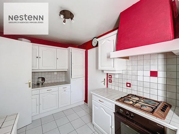 Maison familiale au coeur du centre-ville avec jardin et terrasse au calme - 3 chambres - 1 bureau - 40 mn de Paris Bibliothèque FM - 5 mn à pied école et commerces