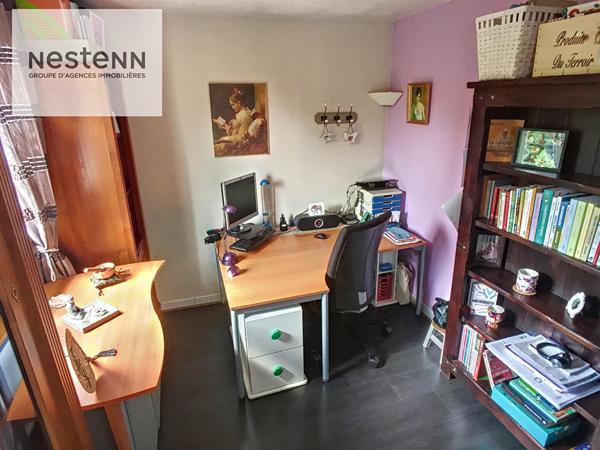 Maison familiale au coeur du centre-ville avec jardin et terrasse au calme - 3 chambres - 1 bureau - 40 mn de Paris Bibliothèque FM - 5 mn à pied école et commerces