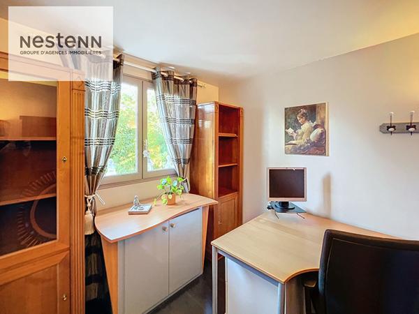 Maison familiale au coeur du centre-ville avec jardin et terrasse au calme - 3 chambres - 1 bureau - 40 mn de Paris Bibliothèque FM - 5 mn à pied école et commerces