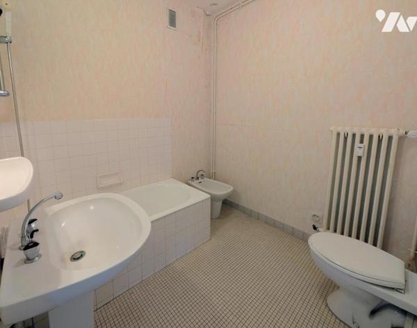 Appartement T2 - avec balcon - Cave S-sol