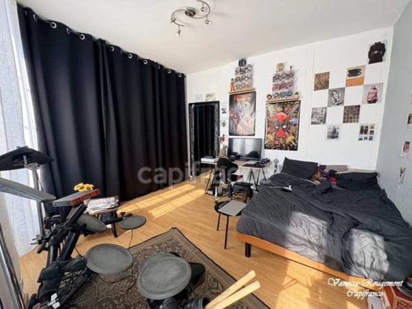 Maison de ville avec cour, garage, espace bien-être et vue sur l’Yonne – Appoigny